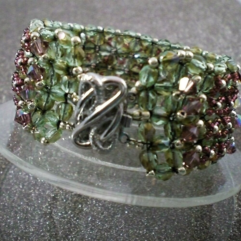 Peridot Fire Polish/Crystal Bracelet